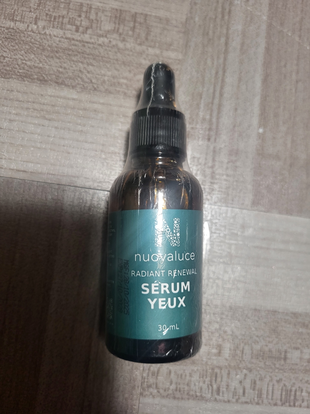 Nuovaluce Radiant Renewal Eye Serum — Teal